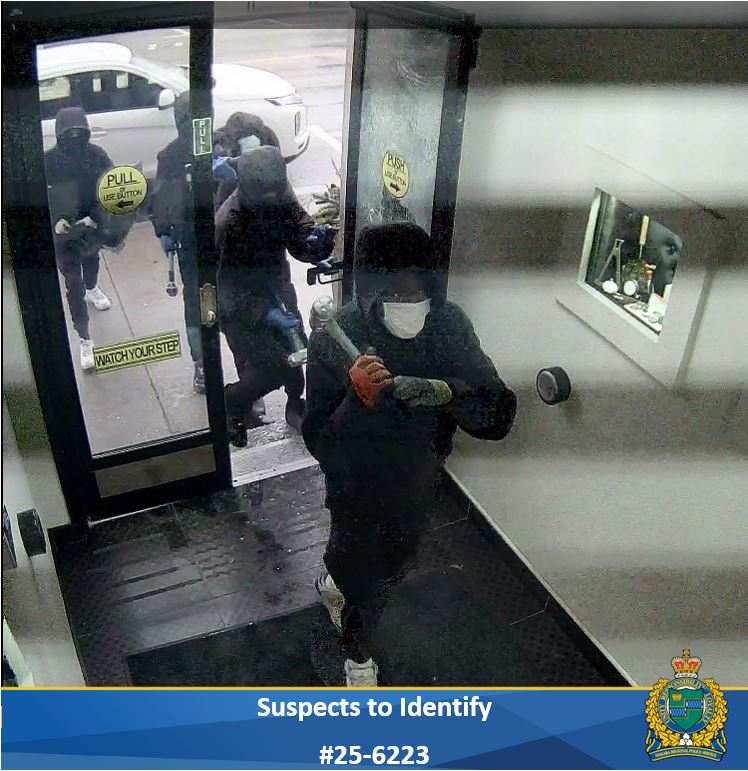 Suspects at entrance 1